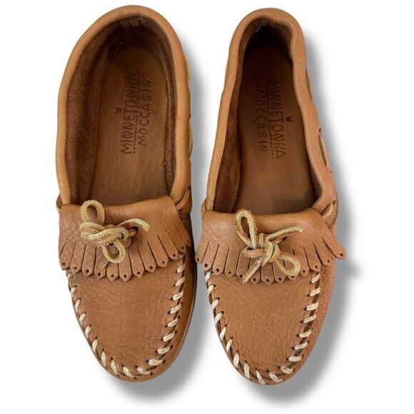 Minnetonka Women’s Moosehide Classic Loafers Size 7 Leather Slip-On Boat Shoe - Picture 1 of 8